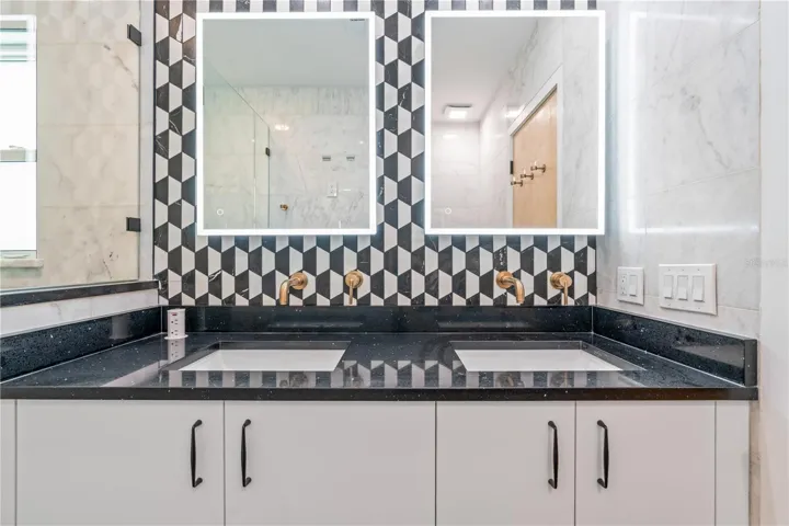 Primary Bedroom ensuite bath