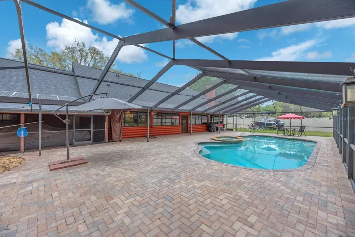 Large entertaining area