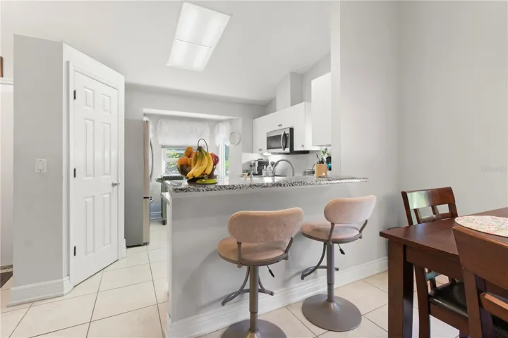 Kitchen Breakfast Bar
