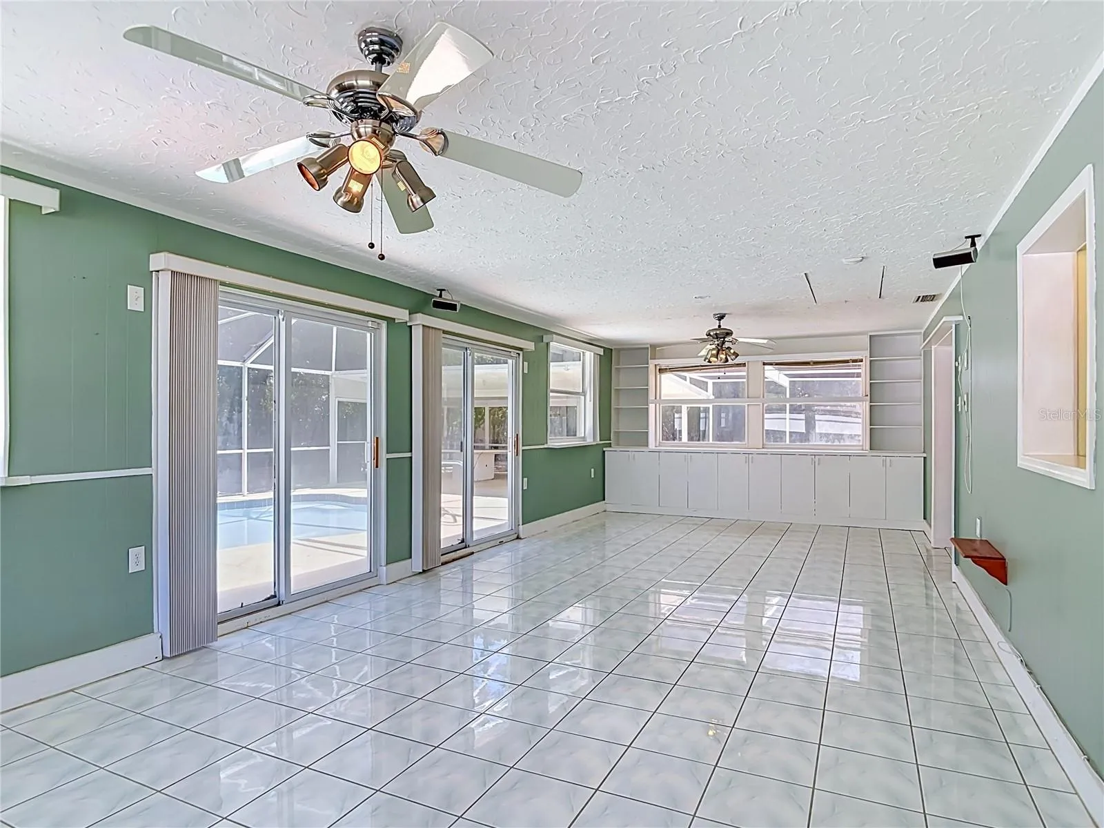 Florida room under air