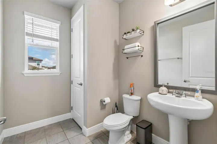 1/2 bath downstairs