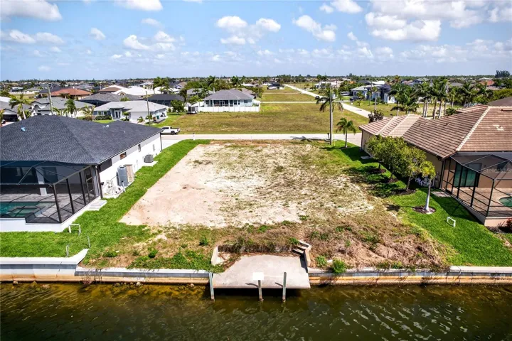 BOATING ENTHUSIASTS will appreciate GULF ACCESS via ONE BRIDGE (approx. 8’9” clearance) with access through the NORTH SPREADER WATERWAY to Pine Island Sound, Cayo Costa, Boca Grande, North Captiva, and Sanibel Island, offering WORLD-CLASS BOATING, FISHING, WATERFRONT DINING, ISLAND HOPING, and UNFORGETTTABLE SWFL SUNSETS!