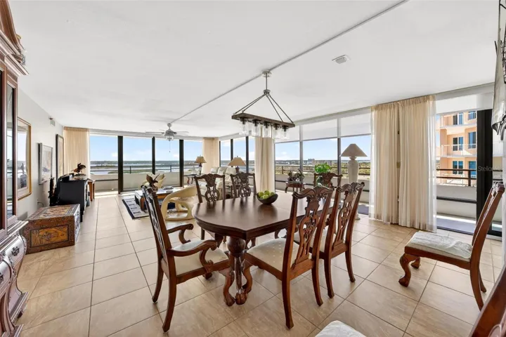 Dining / Living room combo