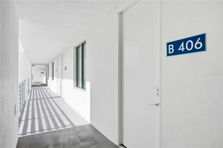 front door unit 406