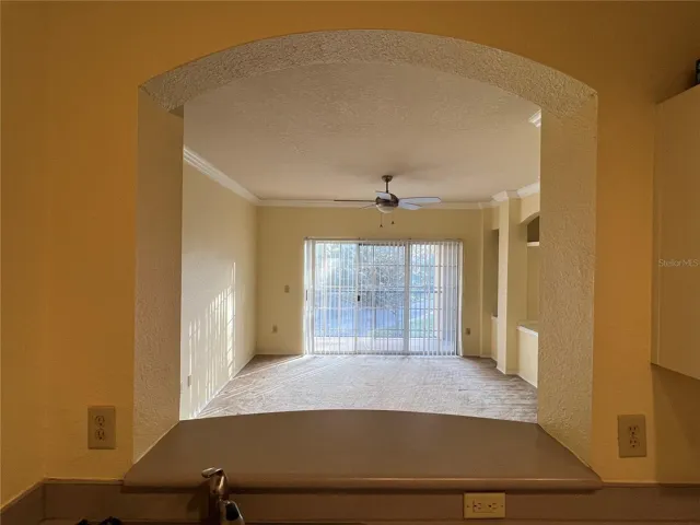 Pass through from Kitchen to Great Room