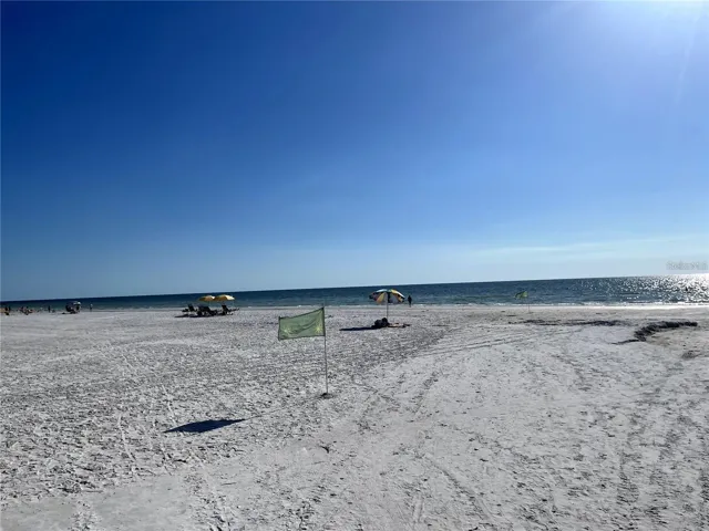 Siesta Key Beach is walking distance away!