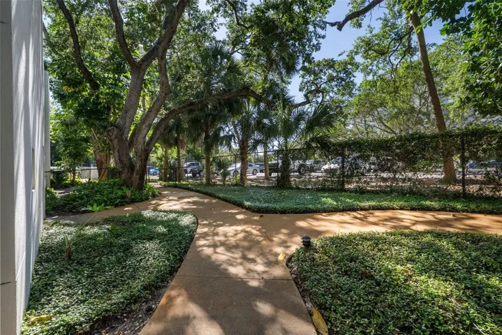 Dog run and outdoor space for residents’ companions