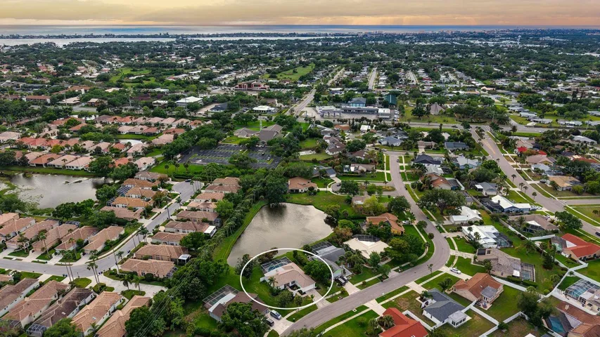 Aerial view showing the proximity to South Siesta Key, the Intercoastal Waterways & the Gulf of America!