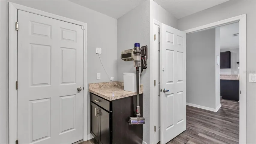 Large laundry room / mudroom