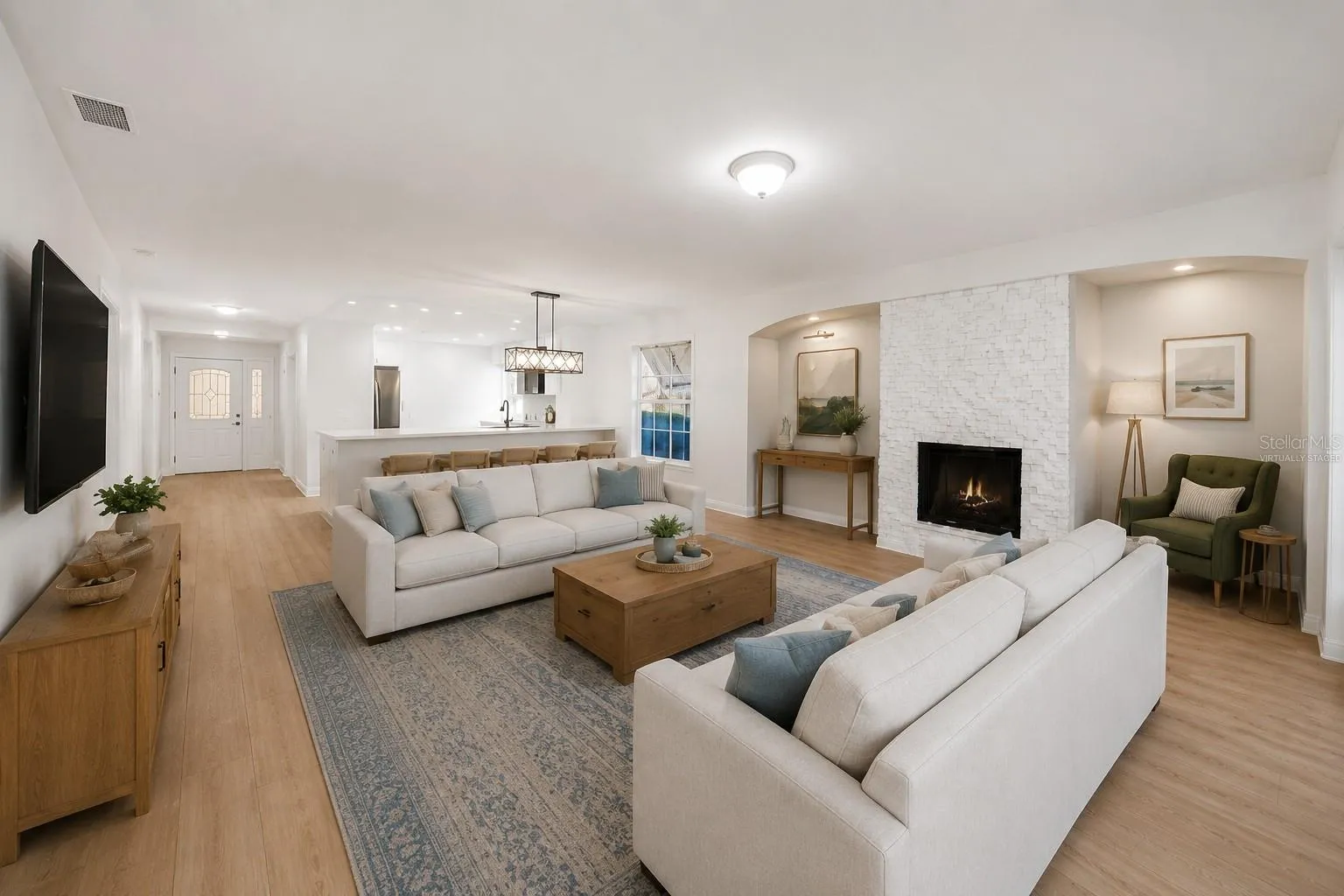 Virtually Staged Livingroom