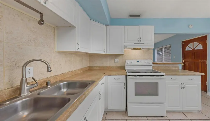 Kitchen - Side View