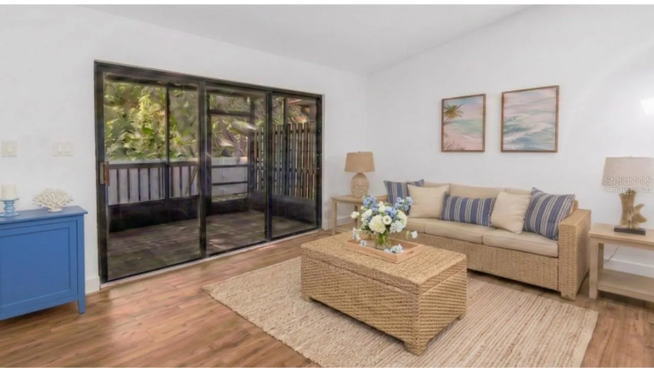 Virtually staged/living room