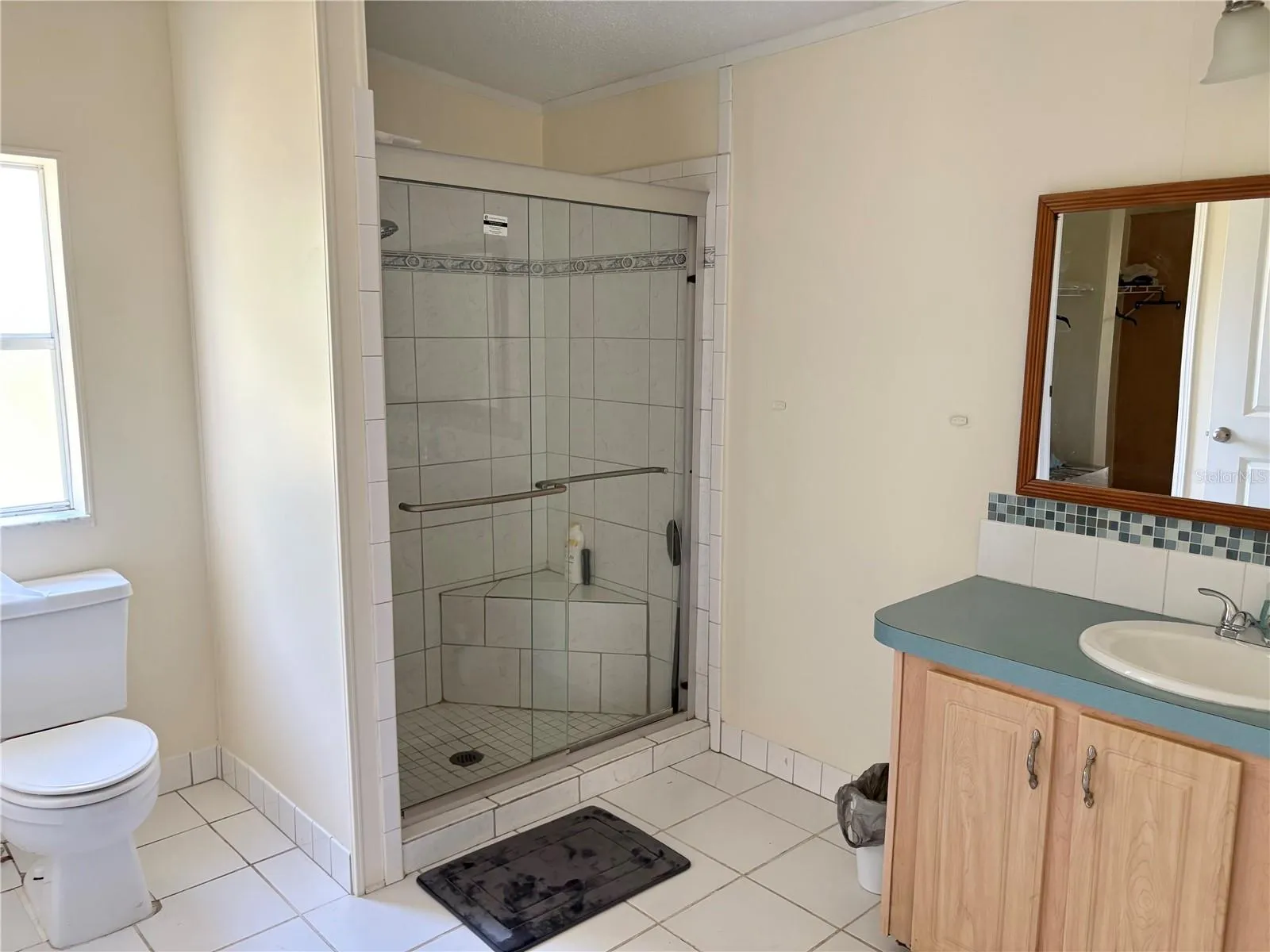 Master Bathroom in 14500 Shower side