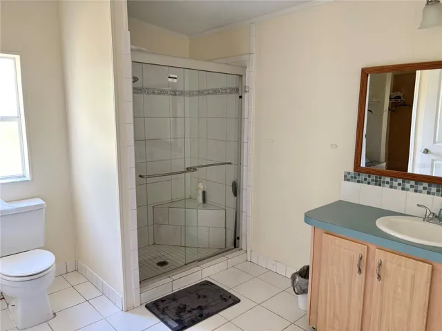 Master Bathroom in 14500 Shower side