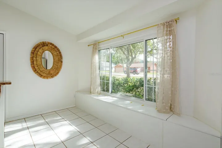 Window seat w/picturesque window