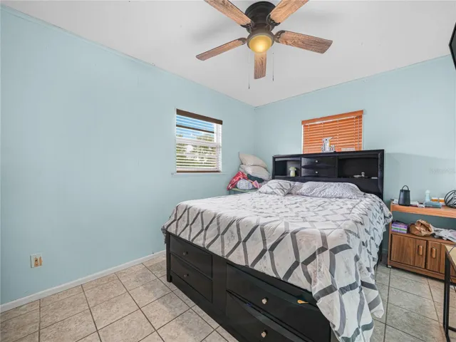 Guest bedroom 1