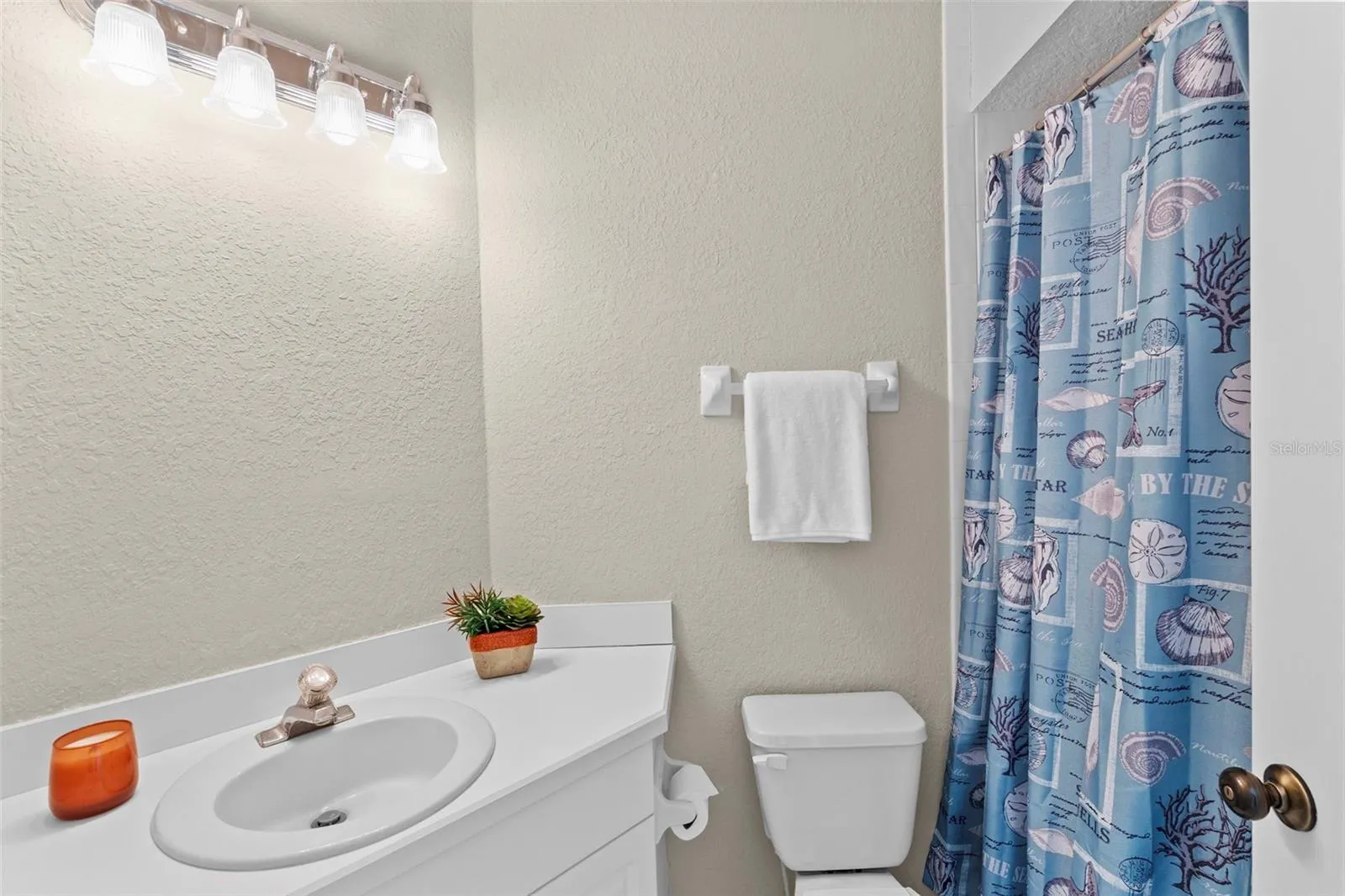 Ensuite Bath for Second Suite