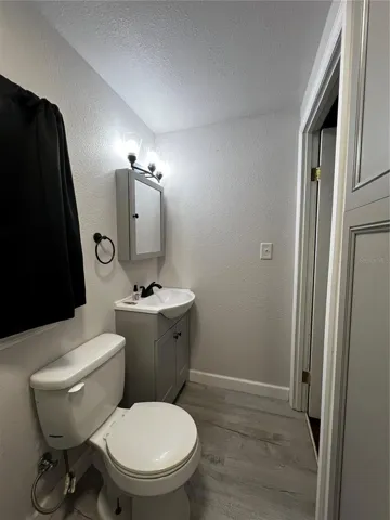 Bathroom in bedroom 1