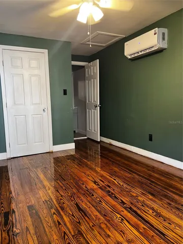Bedrooms 1