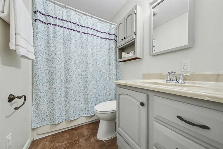 Fresh, Updated Guest Bathroom