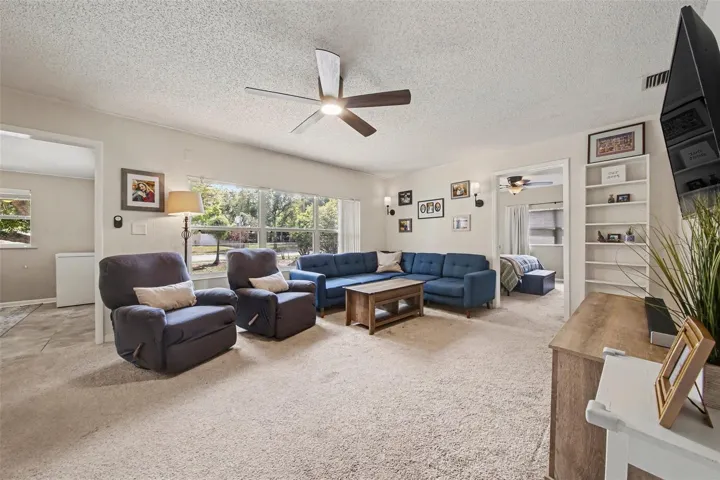Flexible Living Space for Relaxing or Gathering