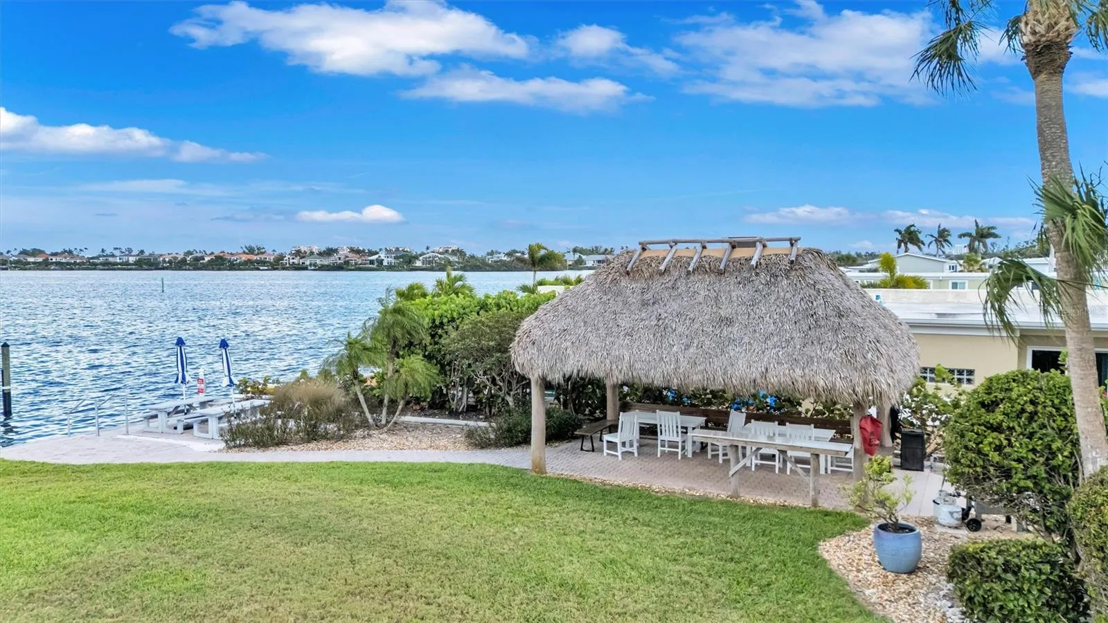 Lazy days Tiki hut