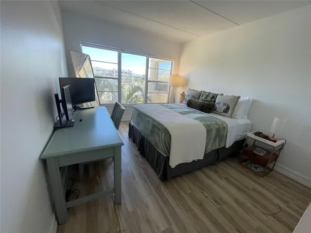 Second bedroom