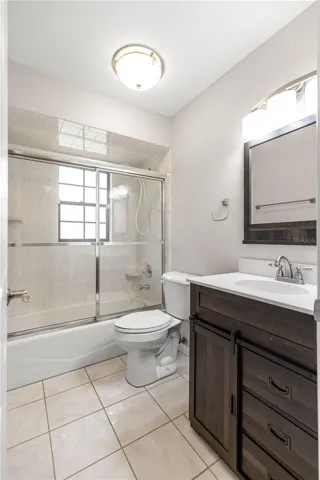 view of 2nd bath
