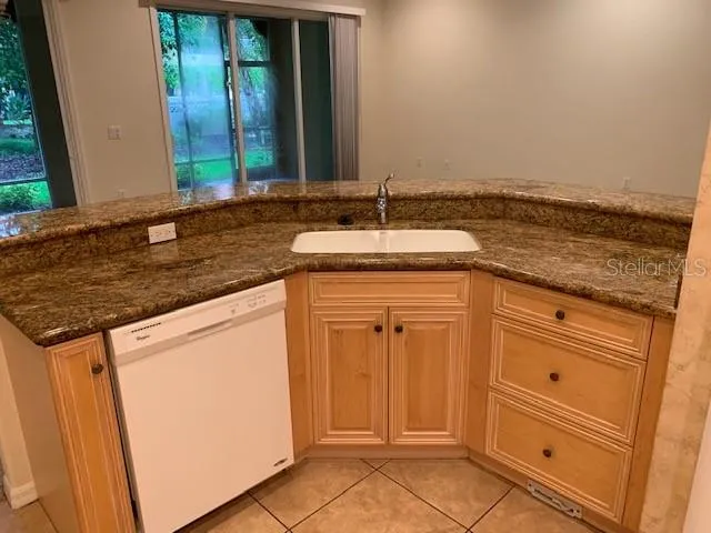 Kitchen Breakfast Bar