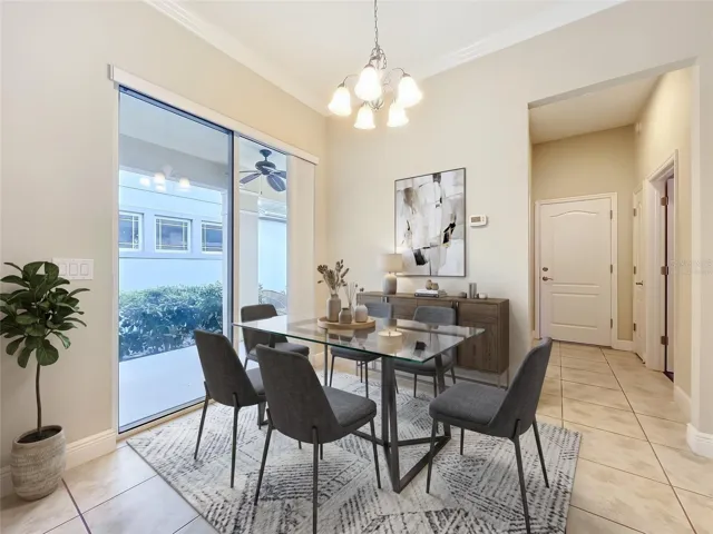 Virtually staged dining
