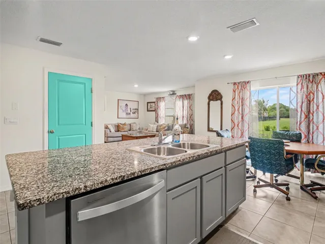 4114 Dovetail Lane, PALMETTO, FL 34221 - Kitchen