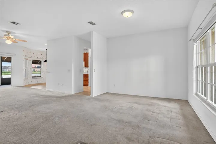 Living room/ Dining room