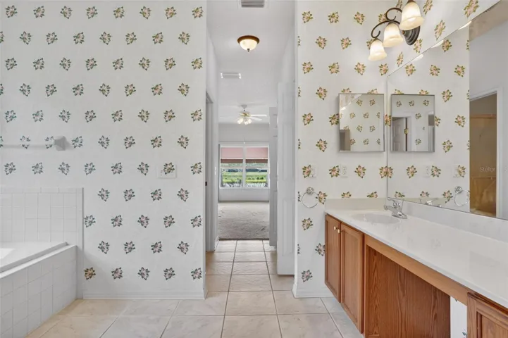 Master Bathroom with dowalk in shower