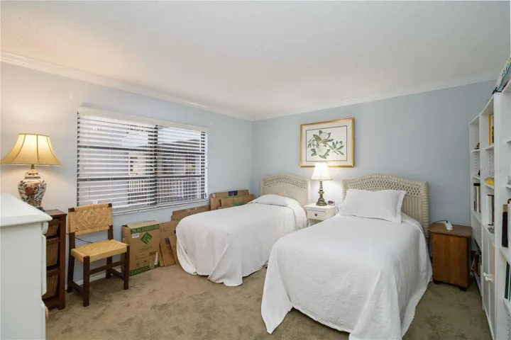 Guest/2nd BedroomOw