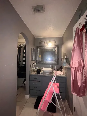 Master vanity