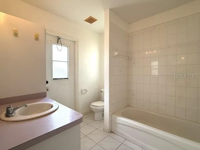 2ND BATHROOM