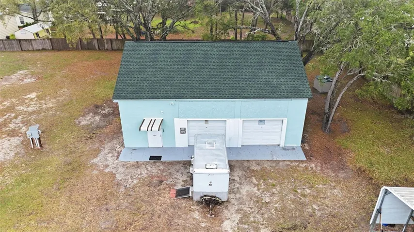 Detached garage/workshop