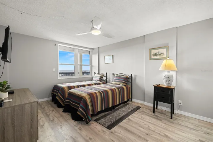 Guest bedroom