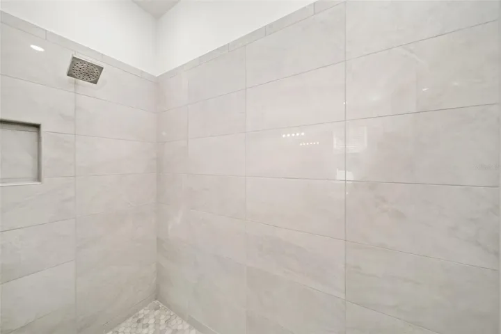 Large Primary Shower