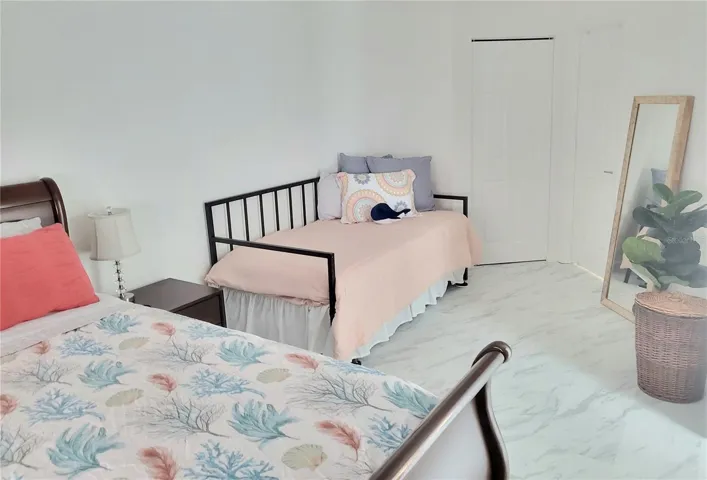 trundle bed