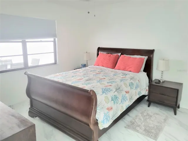 queen bed