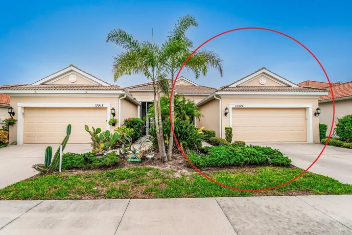 Welcome to this charming villa in Arlington Cove!