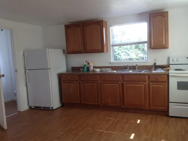another shot of kitchen