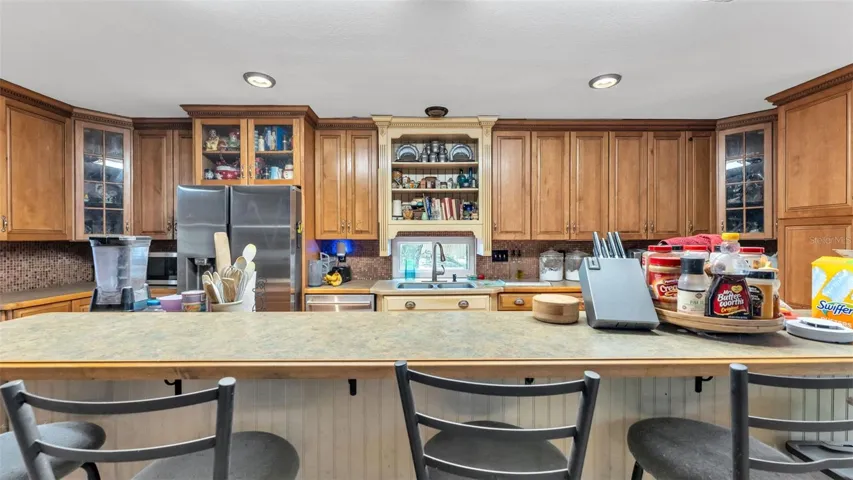 Eat in kitchen