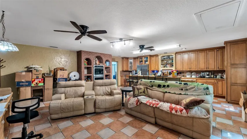 Kitchen/ family room combo