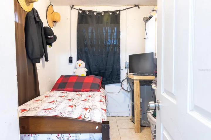 Laundry Room (currently used as a 3rd room)