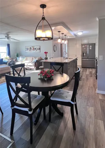 Dining room to kitchen