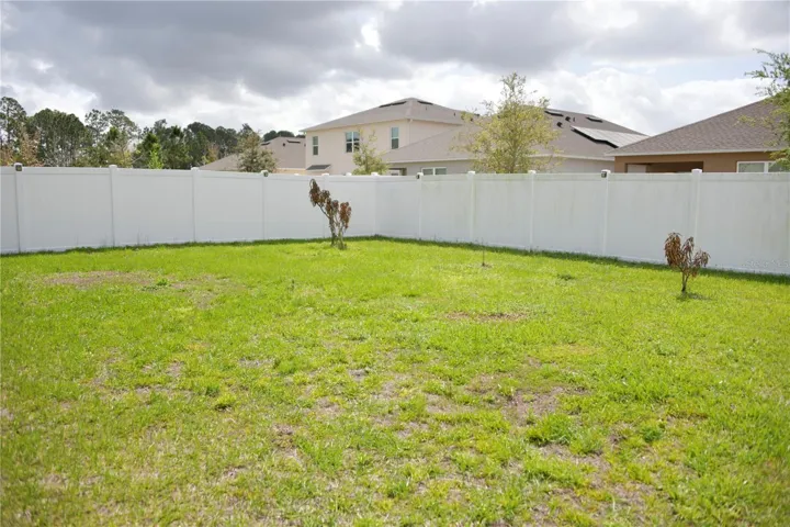 Vinly privacy fence