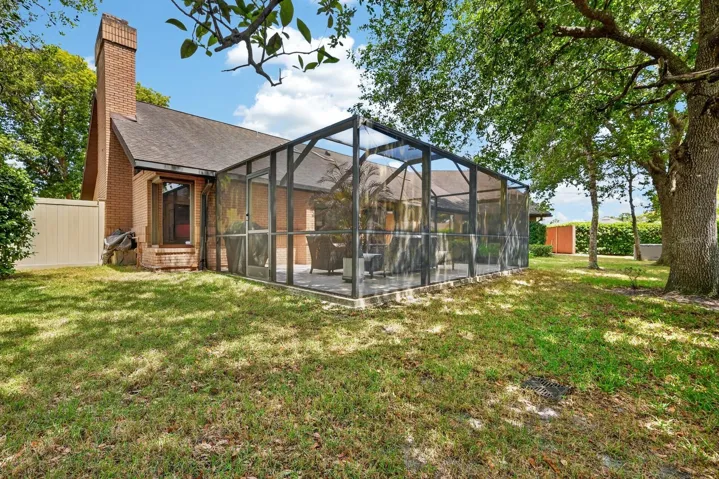 923_Club_house_Blvd_Patio2