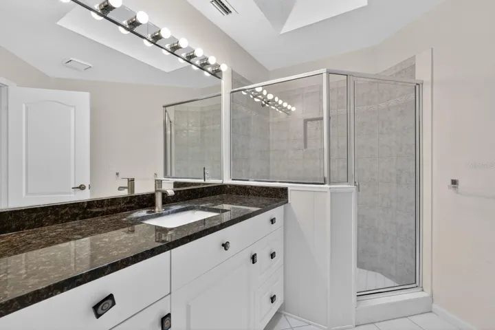 923_Club_house_Blvd_B2Bath